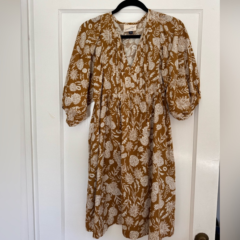 Floral Print Brown Dress with Puff Sleeves